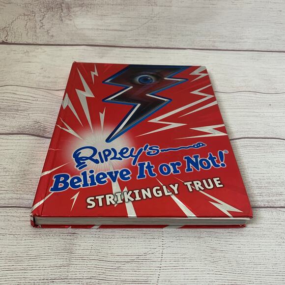 Ripley's Believe It or Not Book Strikingly True 2011 Edition - Picture 12 of 13